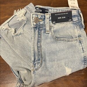 Hollister Women's Ultra High-Rise Mom Jeans, Light Wash Distressed